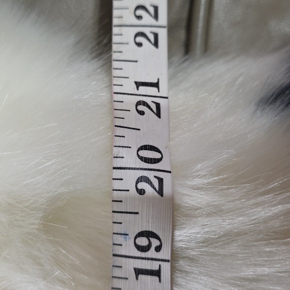 Fashion Nova Women's Faux Fur Coat Red/Black/White Glamcore TV Mob Wife Sz L EUC - Picture 8 of 9